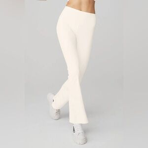 ALO Airbrush High Waist 7/8 Bootcut Legging Ivory XS